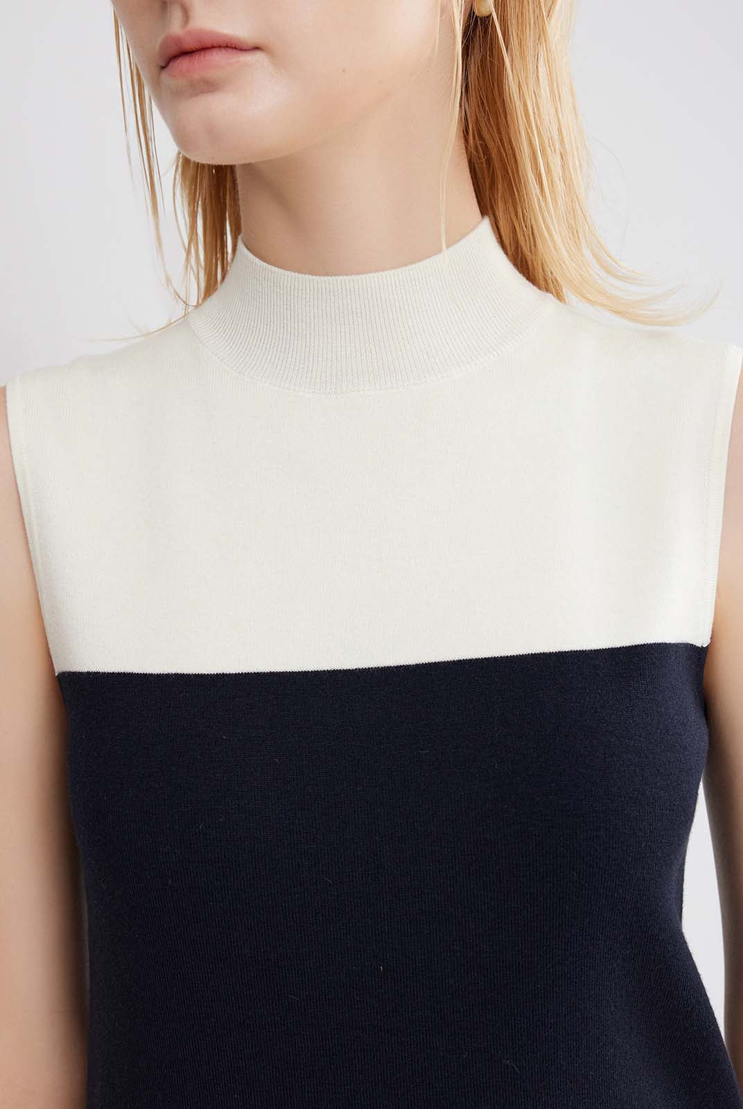 ASOBIO Colorblock Mockneck Sleeveless Knit Top
