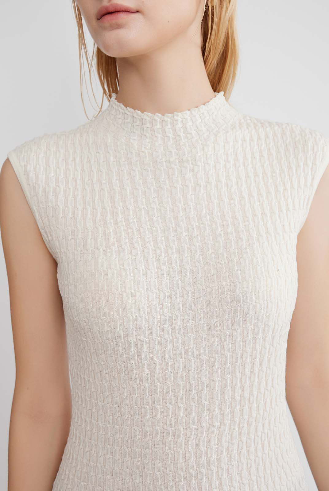 ASOBIO 100% Wool Textured Mockneck Top