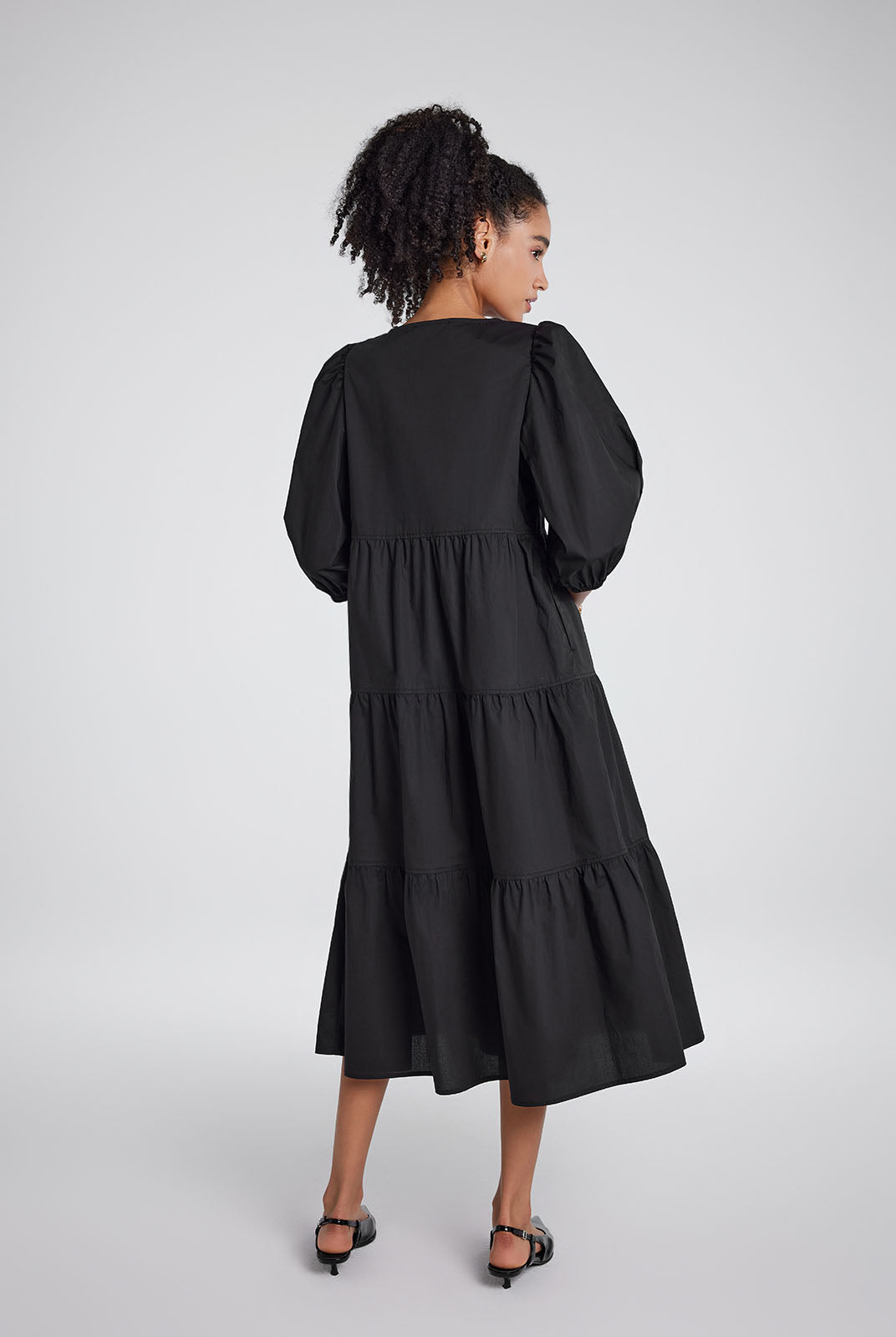 Chic Tiered Midi Dress with Bow Tie Front