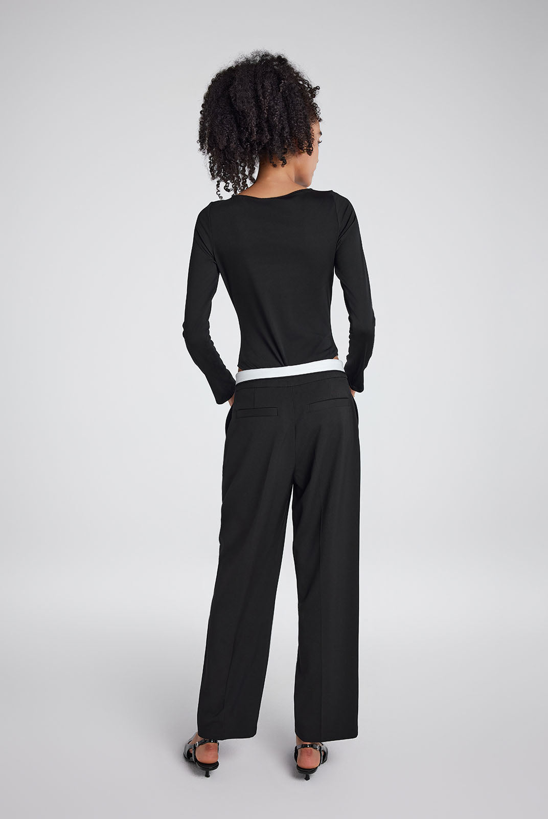 Smoothing effect boatneck long-sleeve bodysuit