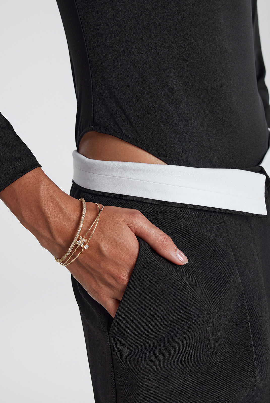 Second-skin feel boatneck bodysuit