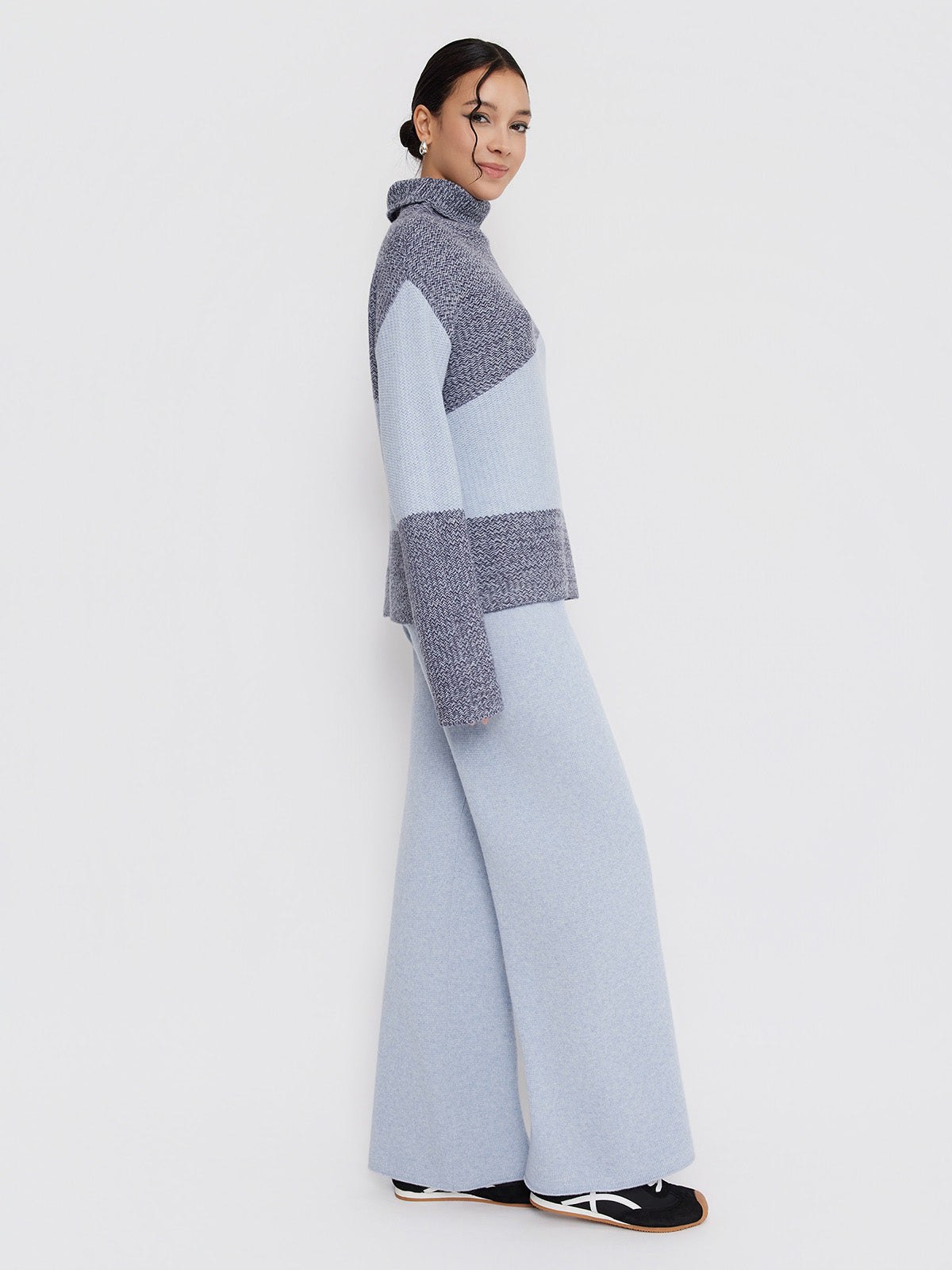 ASOBIO 100% Wool Colorblock Turtleneck Sweater