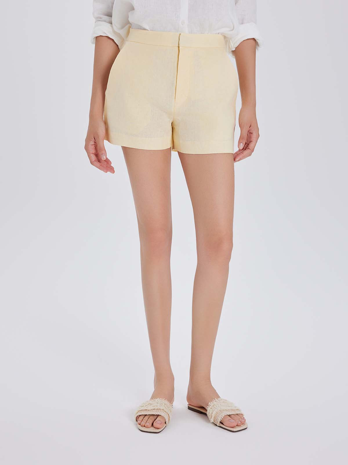  100% Linen Shorts With An Elastic Back Waist